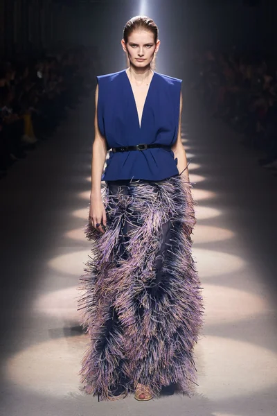 Look 37